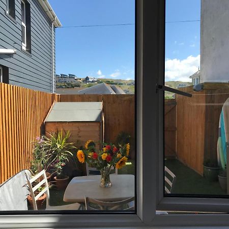 ペランポースFlat Rocks, With Parking, 100M From Beachアパートメント エクステリア 写真