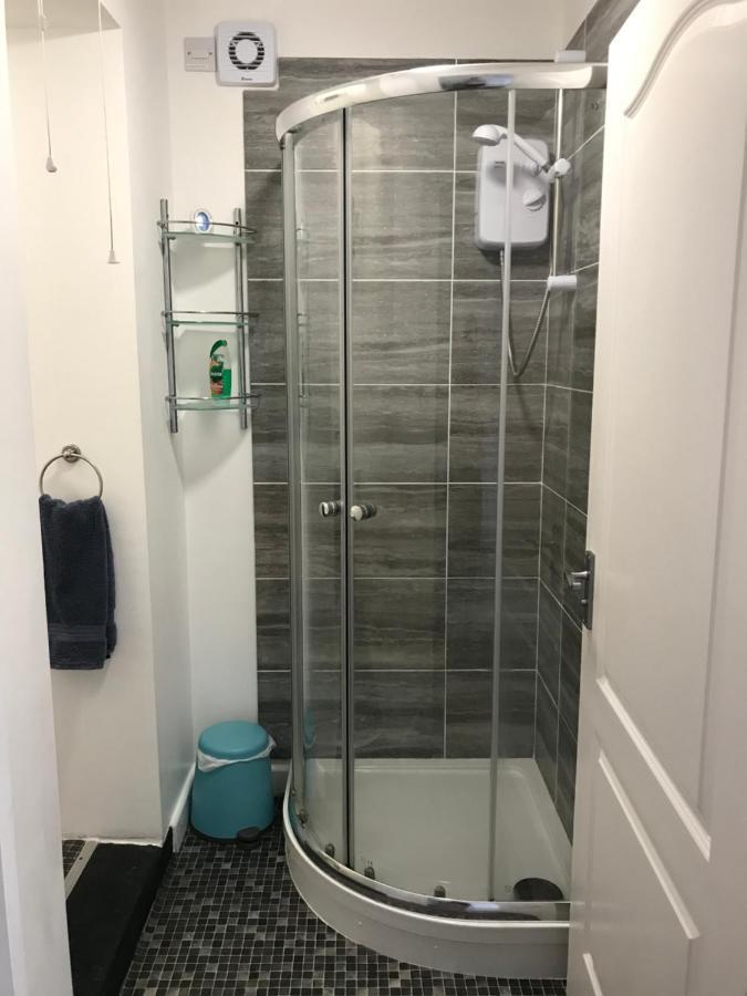 ペランポースFlat Rocks, With Parking, 100M From Beachアパートメント エクステリア 写真